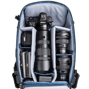 Holds two bodies with lenses attached and 2–3 lenses, or one body with
lens attached plus 3–5 lenses