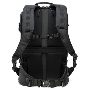 Plush, air mesh-covered harness system ensures optimum comfort and moisture control