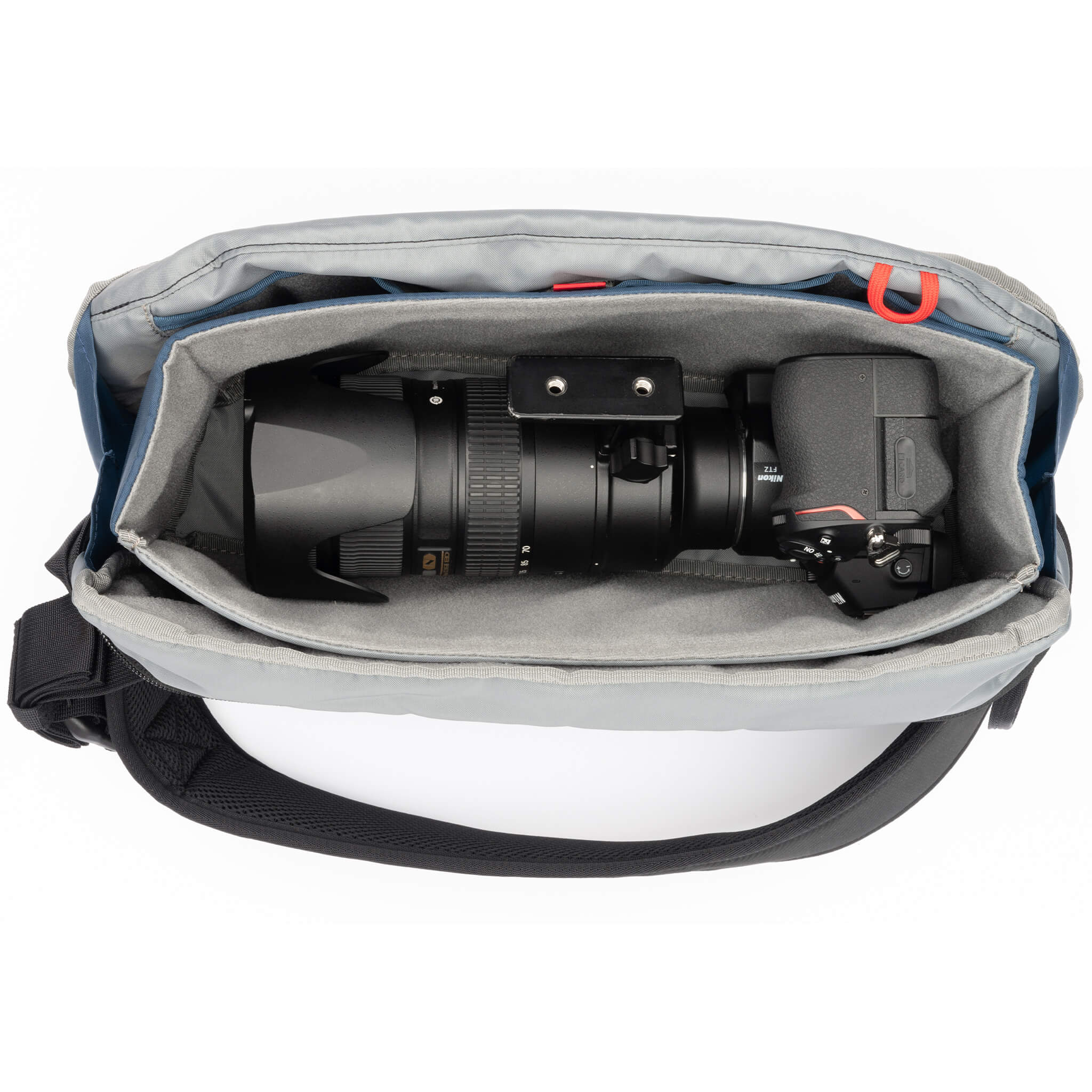 Fits a 70-200mm attached