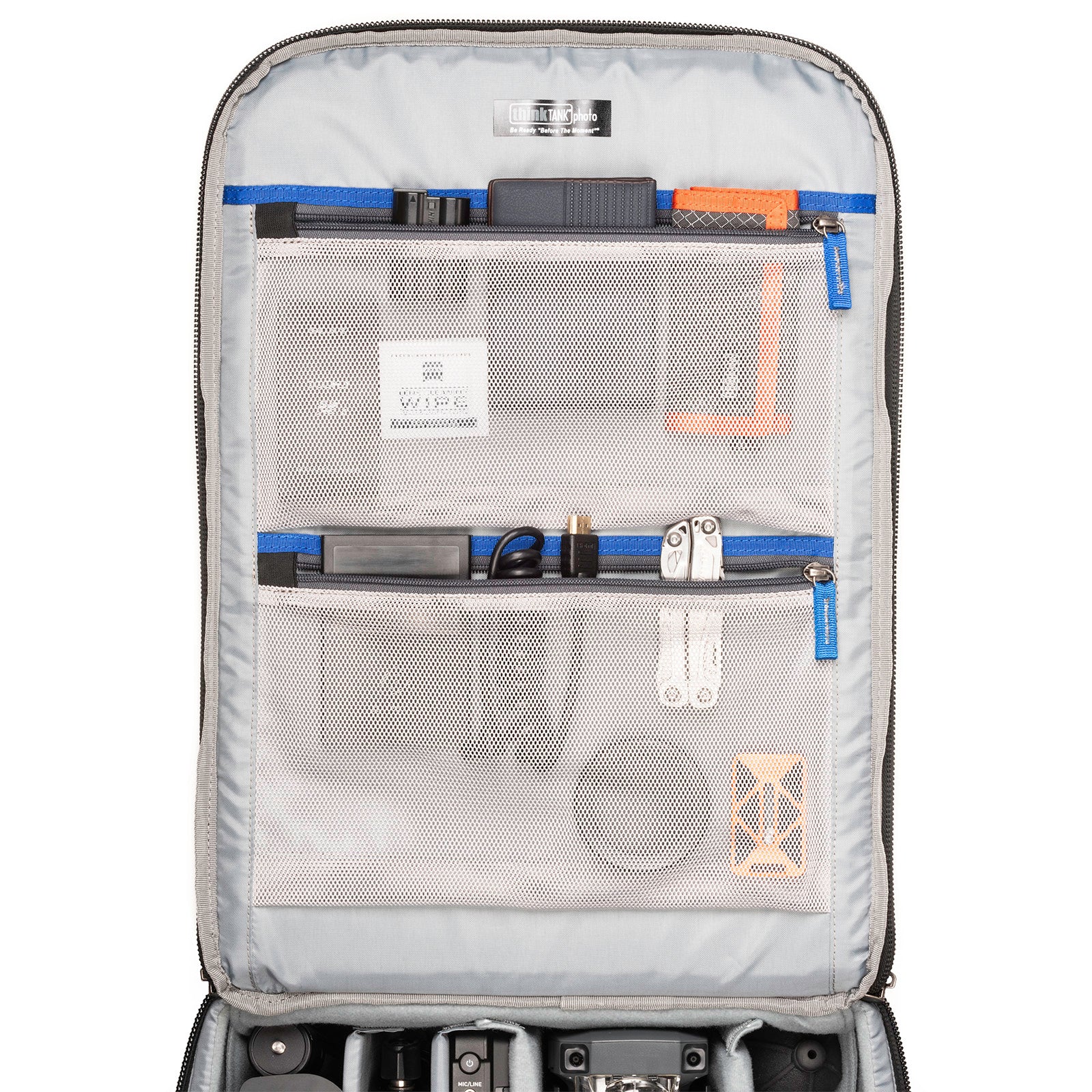 Interior zippered pockets for batteries, CF cards, filters and accessories