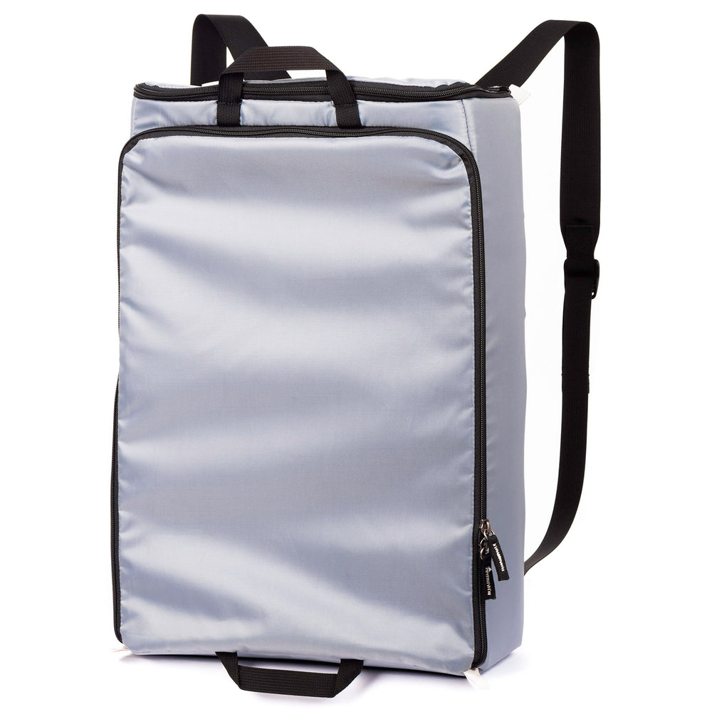 
                  
                    Removable camera compartment with emergency shoulder straps
                  
                
