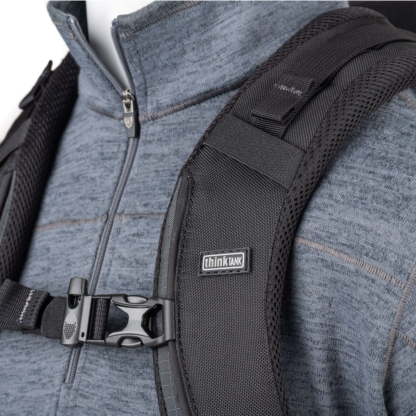 Non-chafe air mesh on shoulder straps