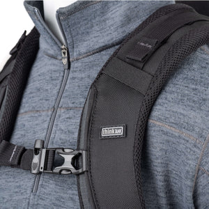 Non-chafe air mesh on shoulder straps