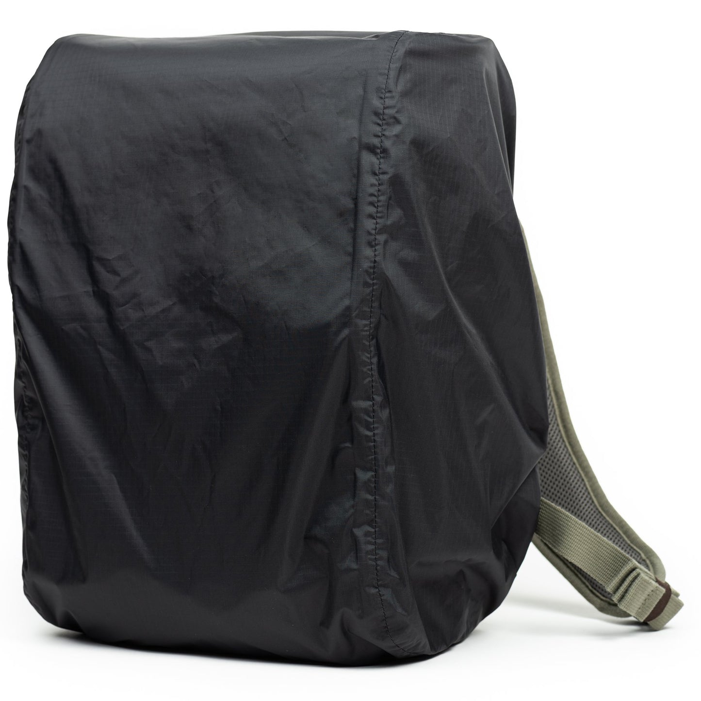 Seam-sealed rain cover included