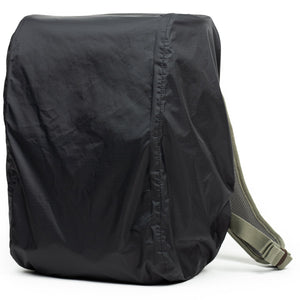 Seam-sealed rain cover included