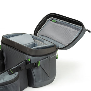 One-handed magnetic opening with zipper closure for complete security