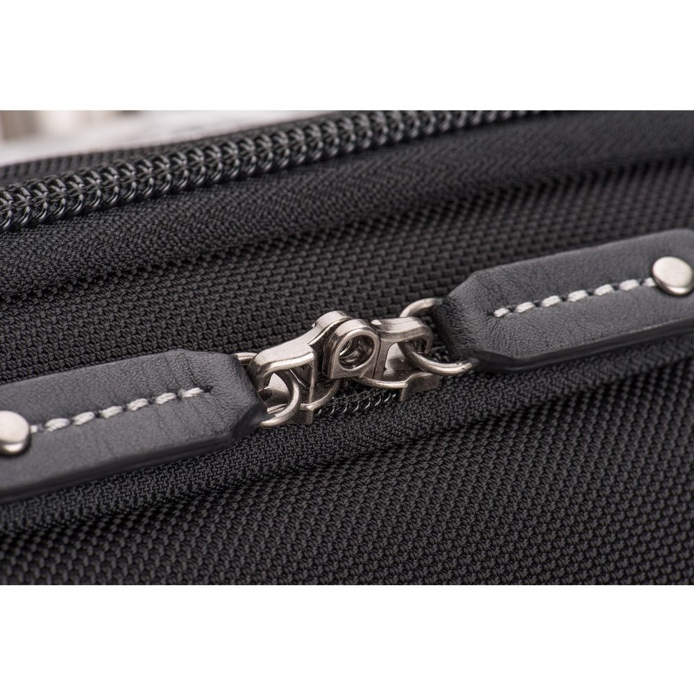 
                  
                    YKK® RC Fuse (abrasion-resistant) zippers
                  
                