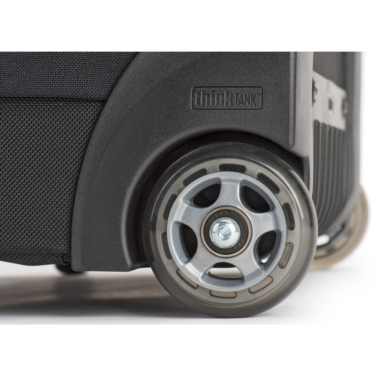 
                  
                    Custom-designed, high-performance, 80mm wheels with sealed ABEC grade 5 bearings for quiet rolling
                  
                