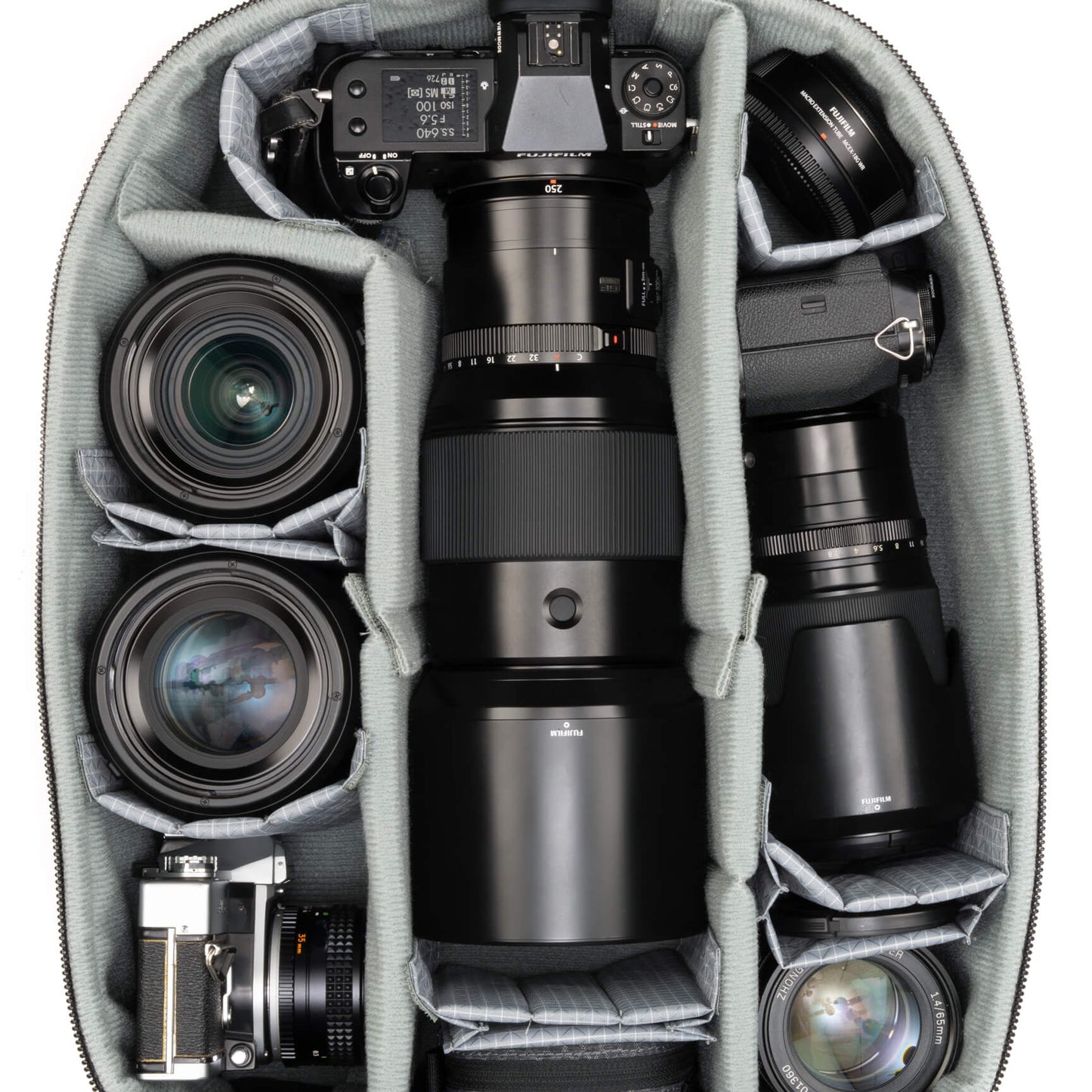 
                  
                    NEW - Airport™ Commuter 31L
                  
                