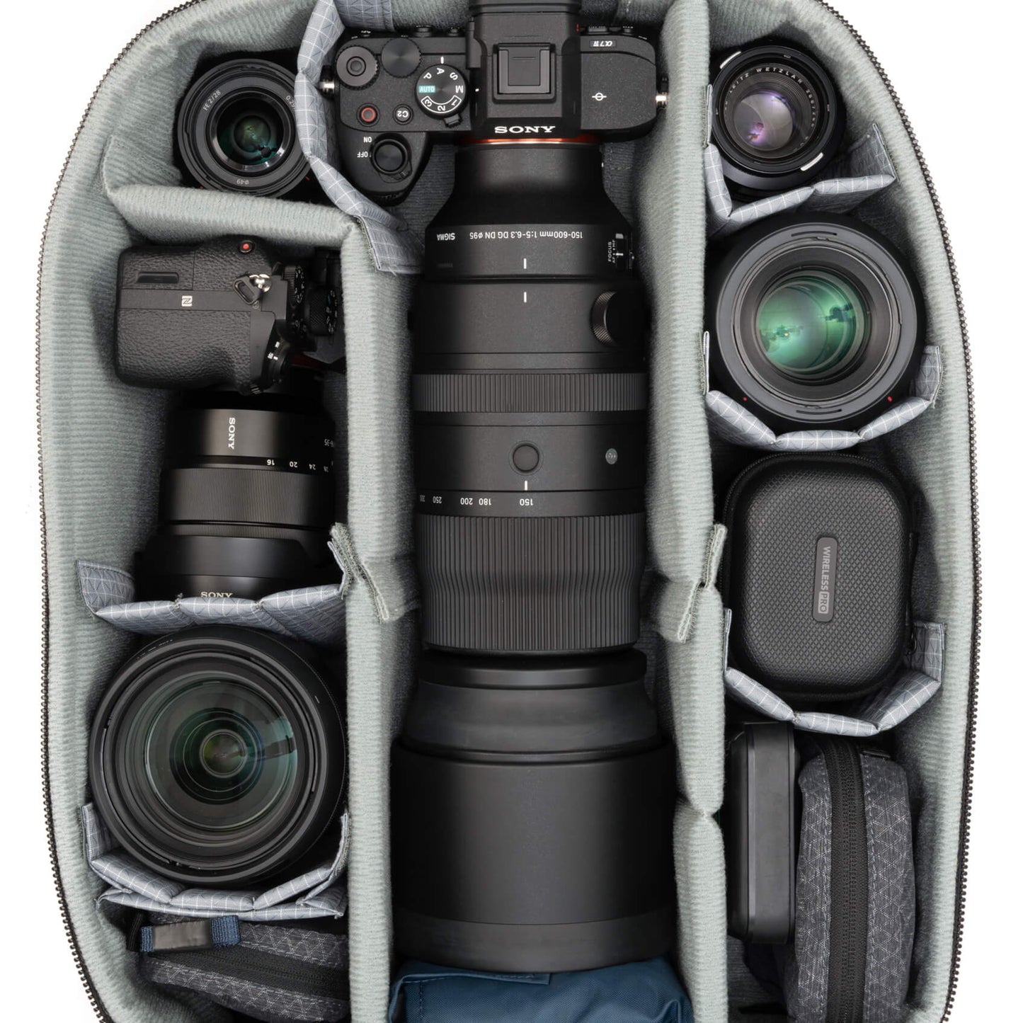 
                  
                    NEW - Airport™ Commuter 31L
                  
                