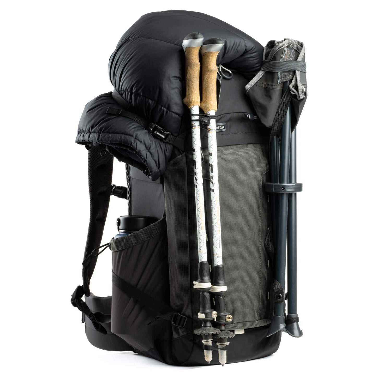 
                  
                    Daisy chains on the shoulder strap and front panel and trekking pole/axe loops add additional lash points for expanding your carry capacity
                  
                