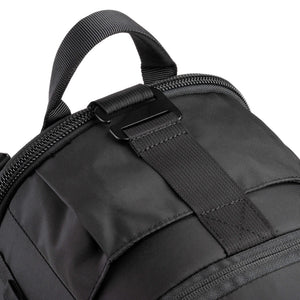 Photo compartment includes 38mm aluminum secure hook closure to prevent accidental panel opening when picking up heavy loads