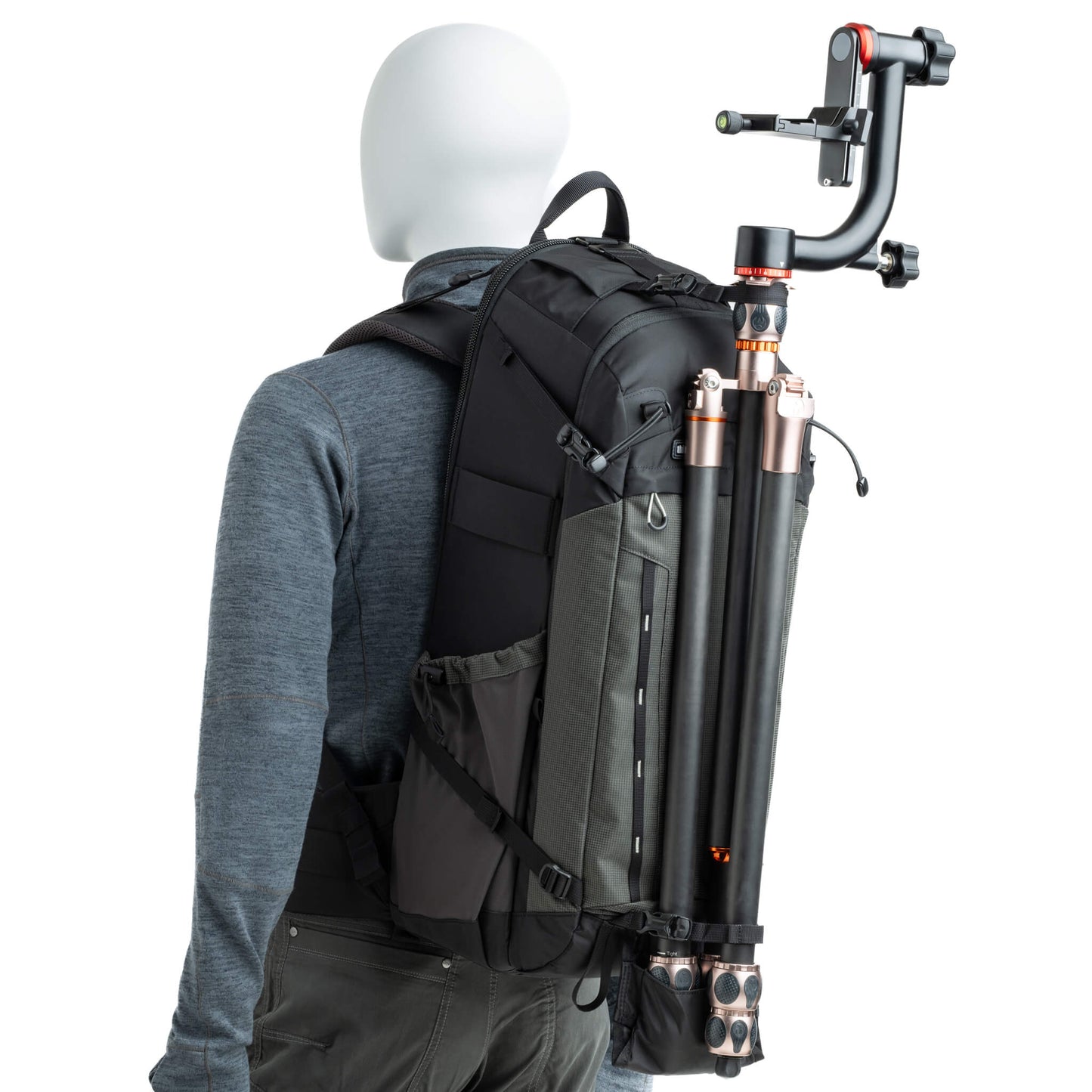 
                  
                    Tripod/monopod mounting system on front
                  
                