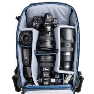 Holds two bodies with lenses attached and 2–3 lenses, or one body with
lens attached plus 3–5 lenses