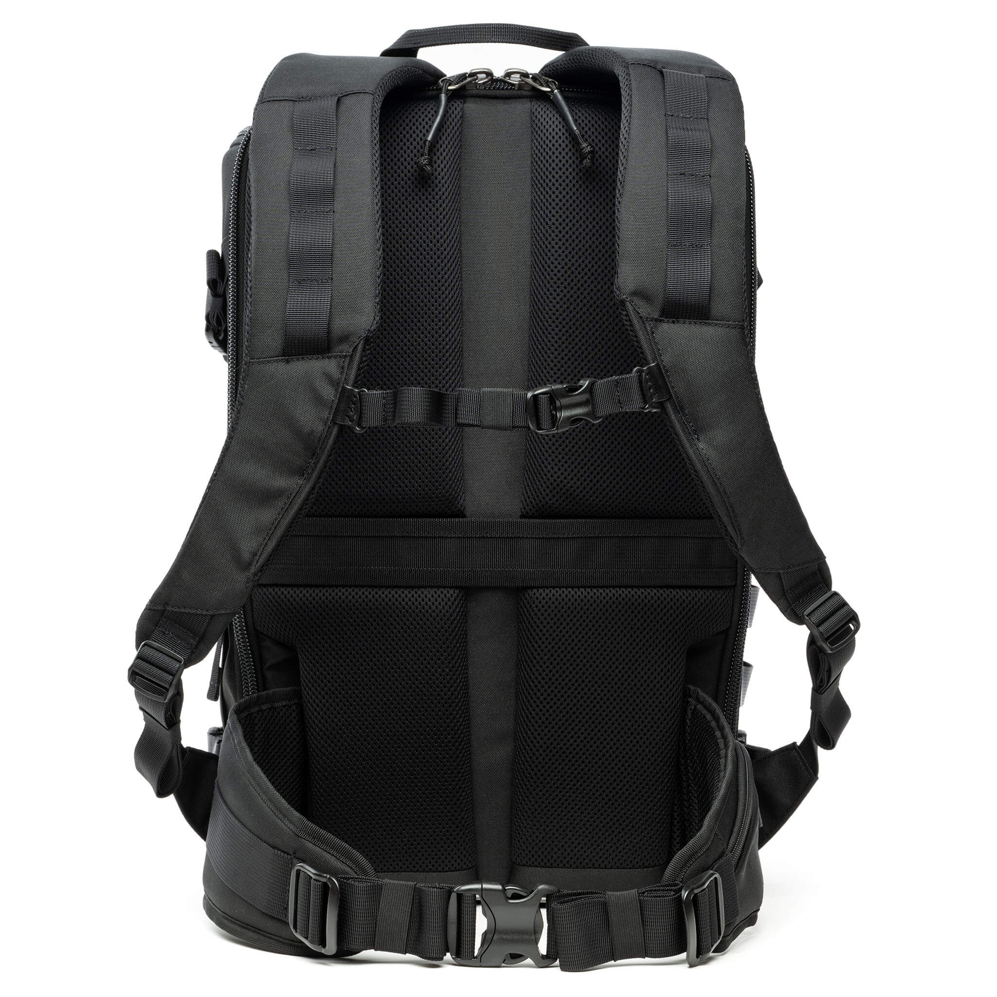 Plush, air mesh-covered harness system ensures optimum comfort and moisture control