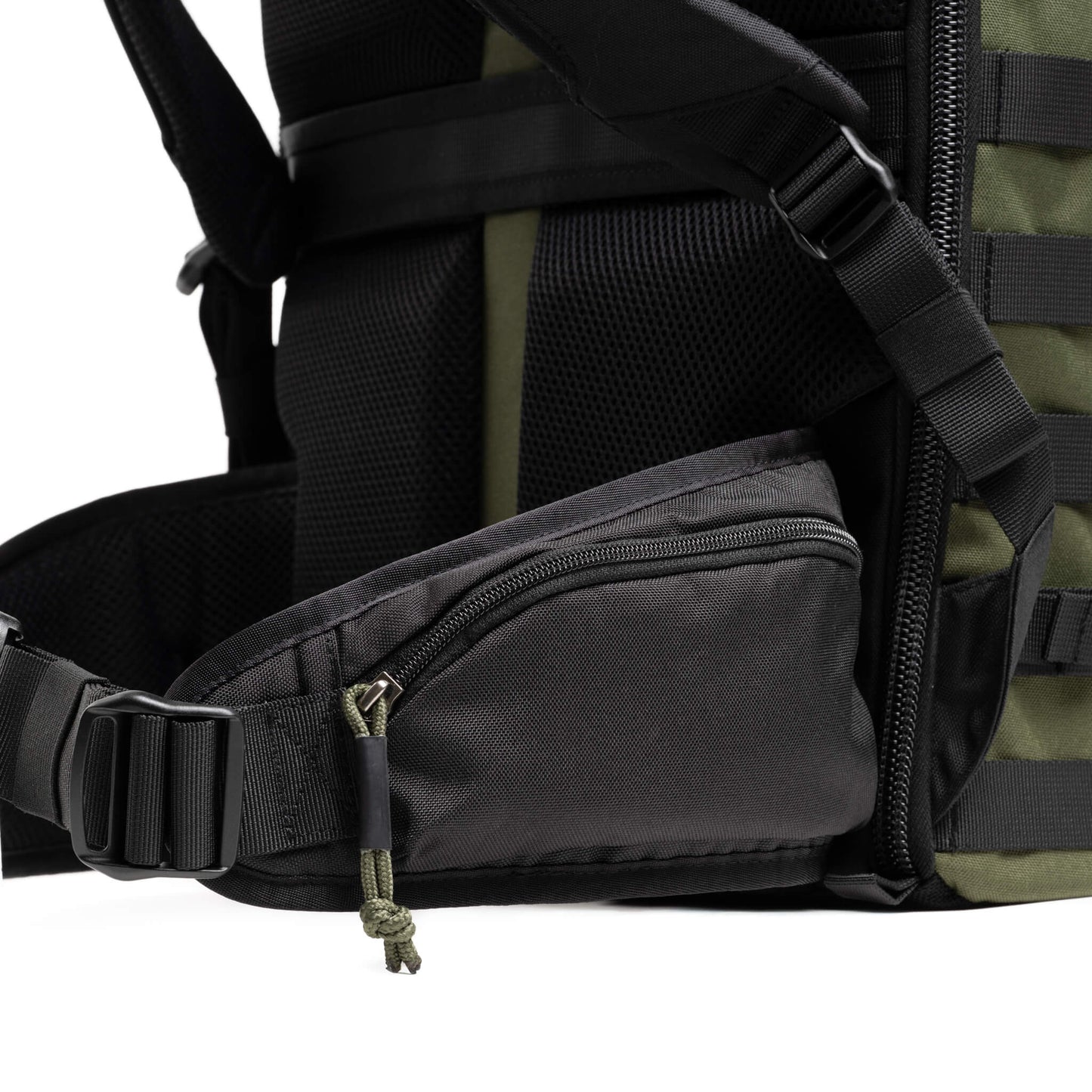 
                  
                    Removable padded waistbelt with a zippered pocket and webbing rail for a modular lens pouch
                  
                