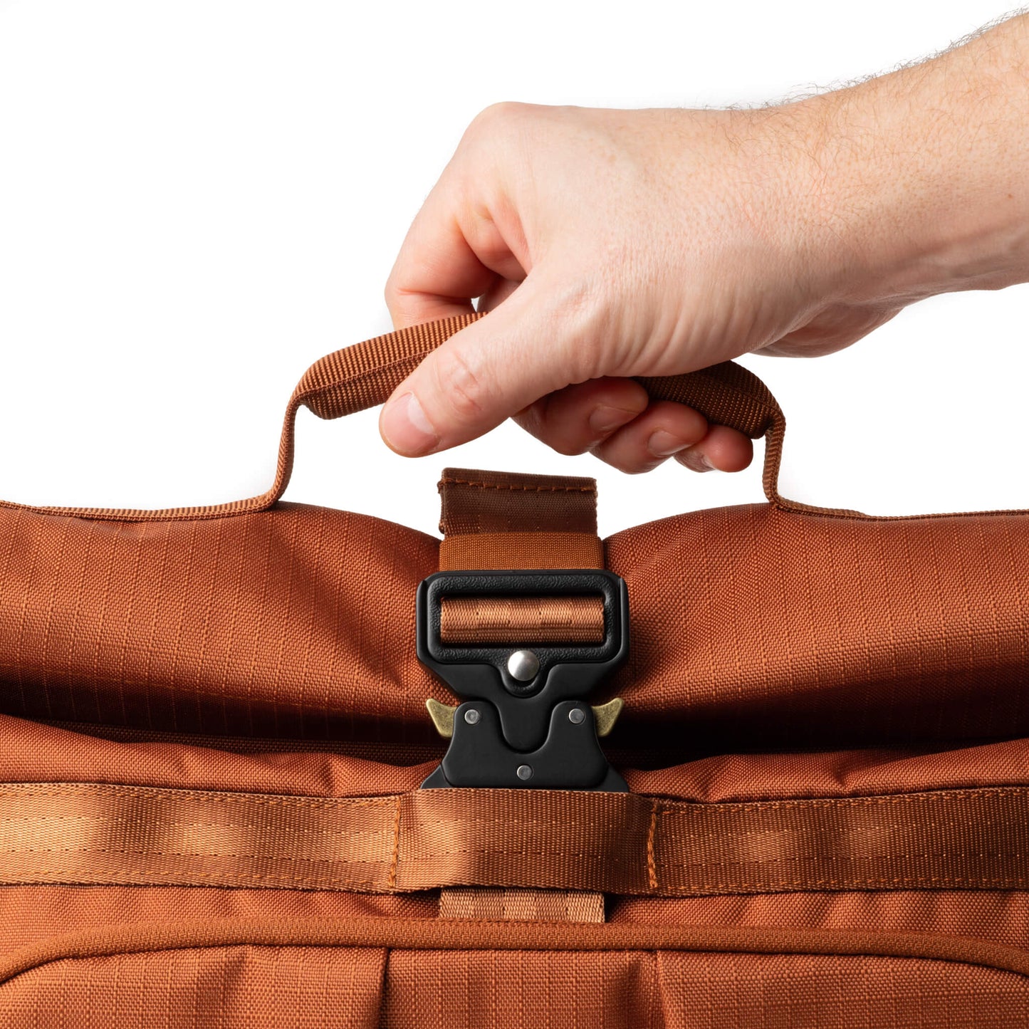 
                  
                    FocusPoint® Crossbody 8L
                  
                