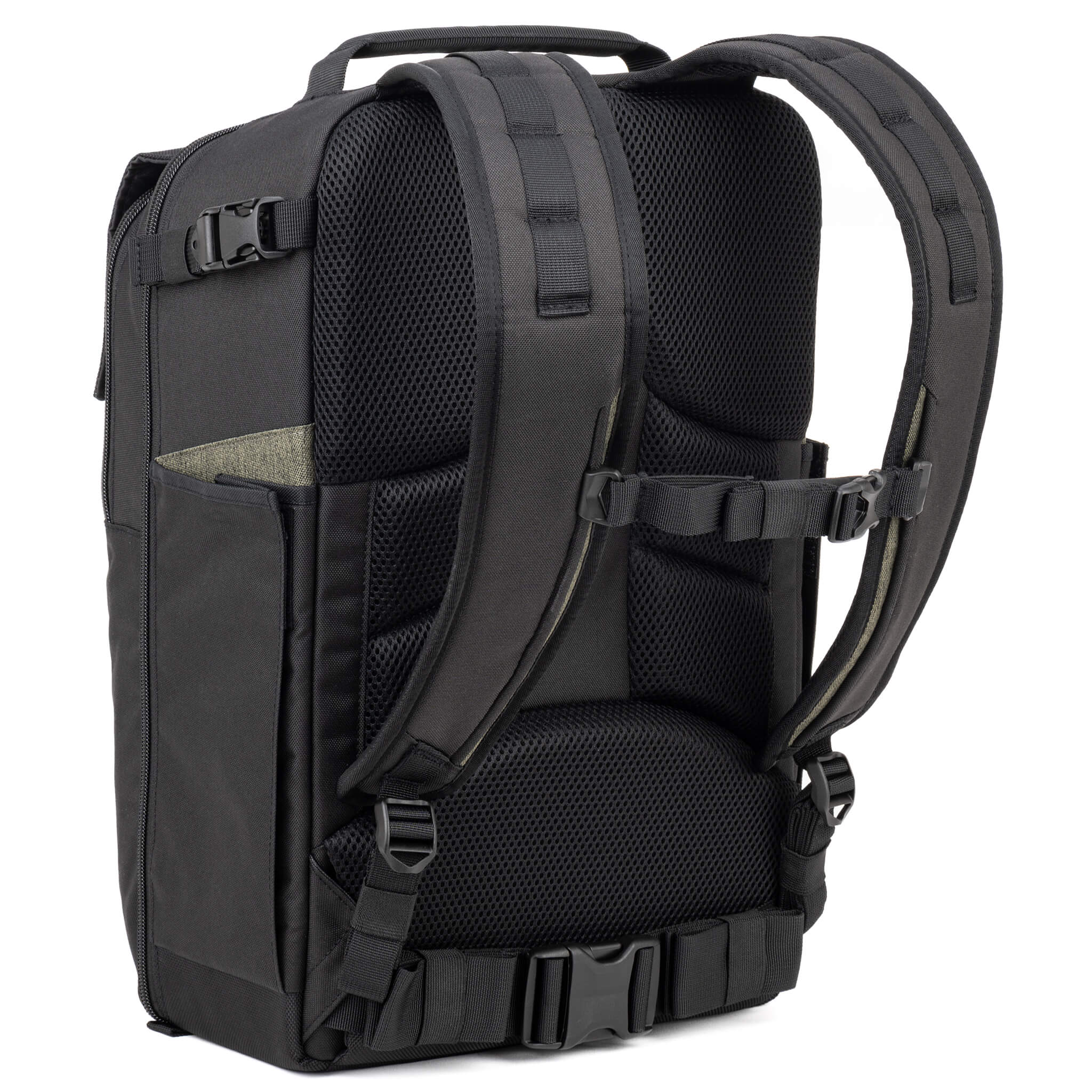 Padded shoulder straps with adjustable sternum strap