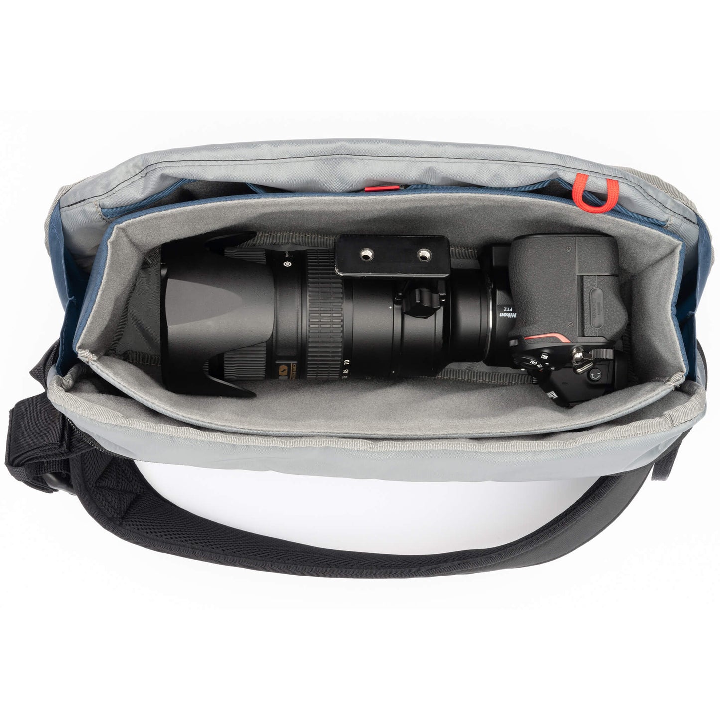 
                  
                    Fits a 70-200mm attached
                  
                