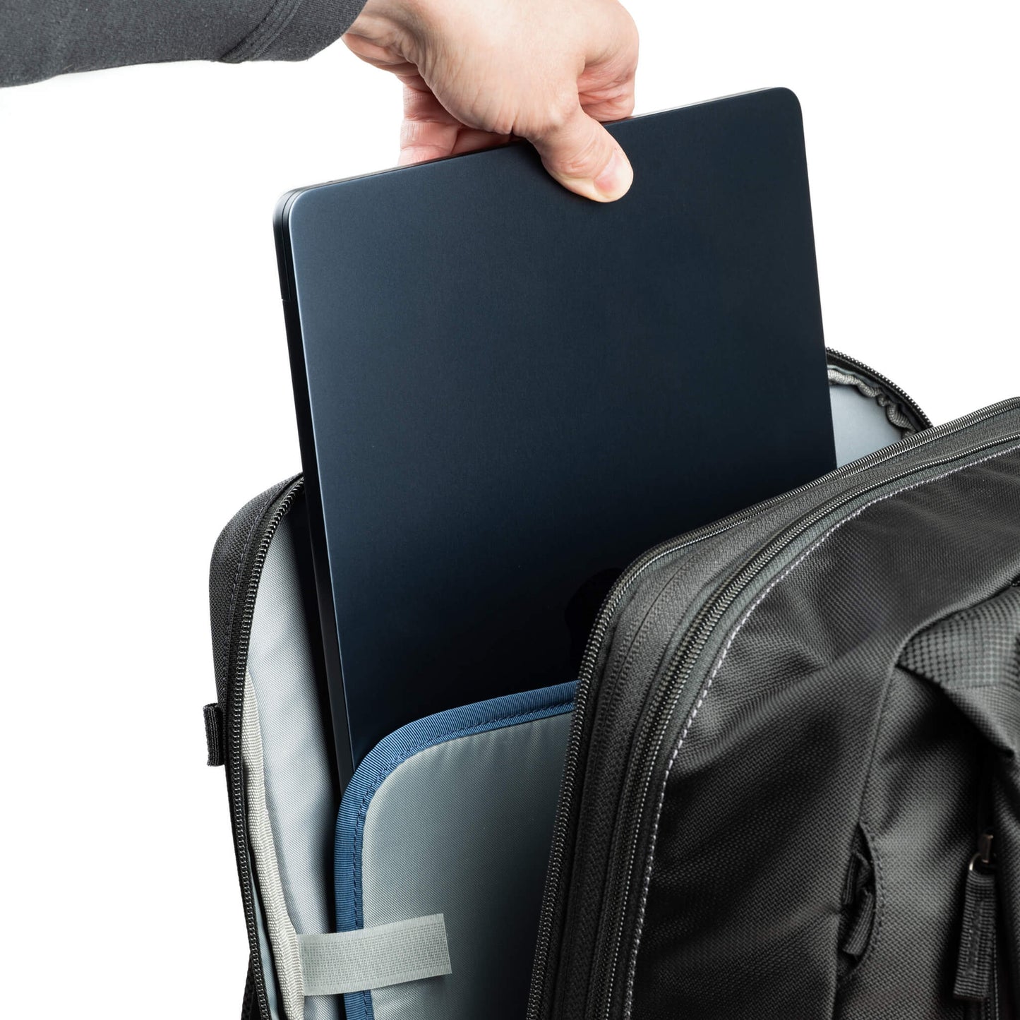 
                  
                    Rear laptop compartment with two mesh pockets for accessories fits a 16-inch laptop
                  
                