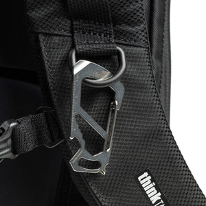 D-rings on shoulder straps for attaching accessories