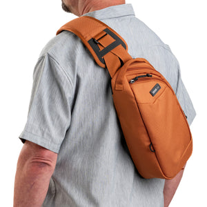 Slim, contoured design conforms to the body for day trips, travel, and urban
exploring