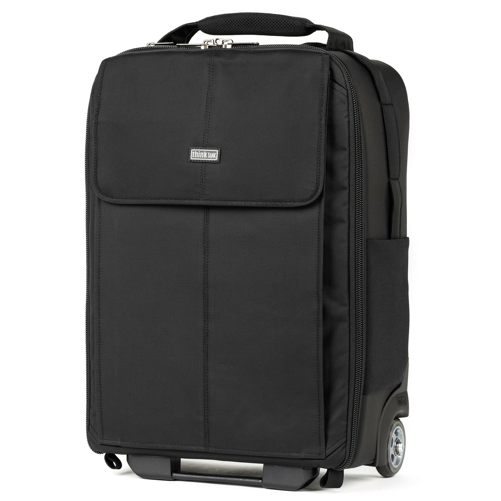 Ultra-lightweight design weighs only 7.5 lbs. (3.4 kg), keeping your bag under weight restrictions. Shown in black