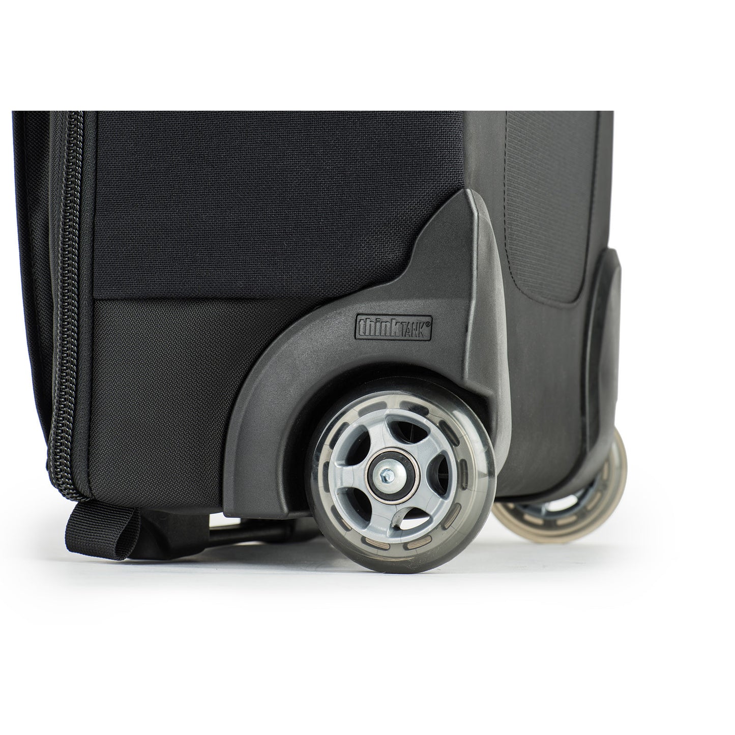 
                  
                    Custom-designed, high-performance, 80mm wheels with sealed ABEC grade 5 bearings for quiet rolling
                  
                