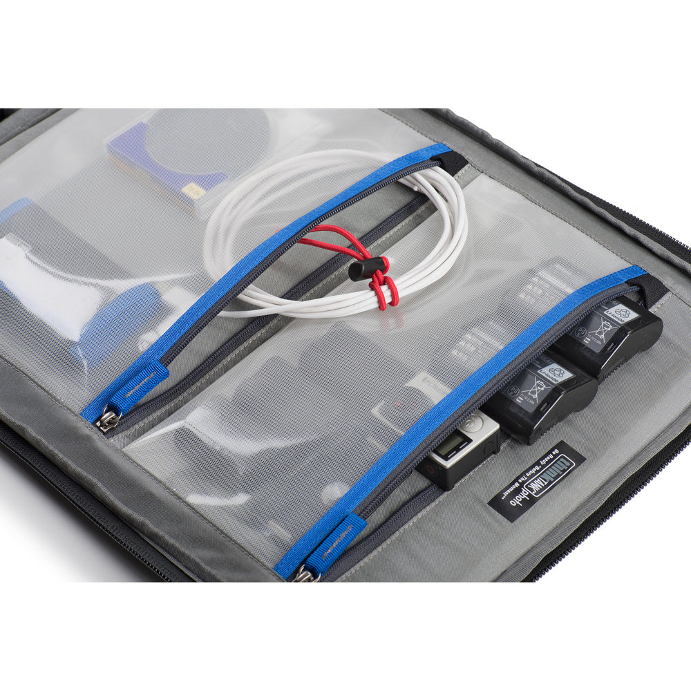 商品画像：Airport TakeOff V2.0 - Rolling Camera Bag and Backpack for 2