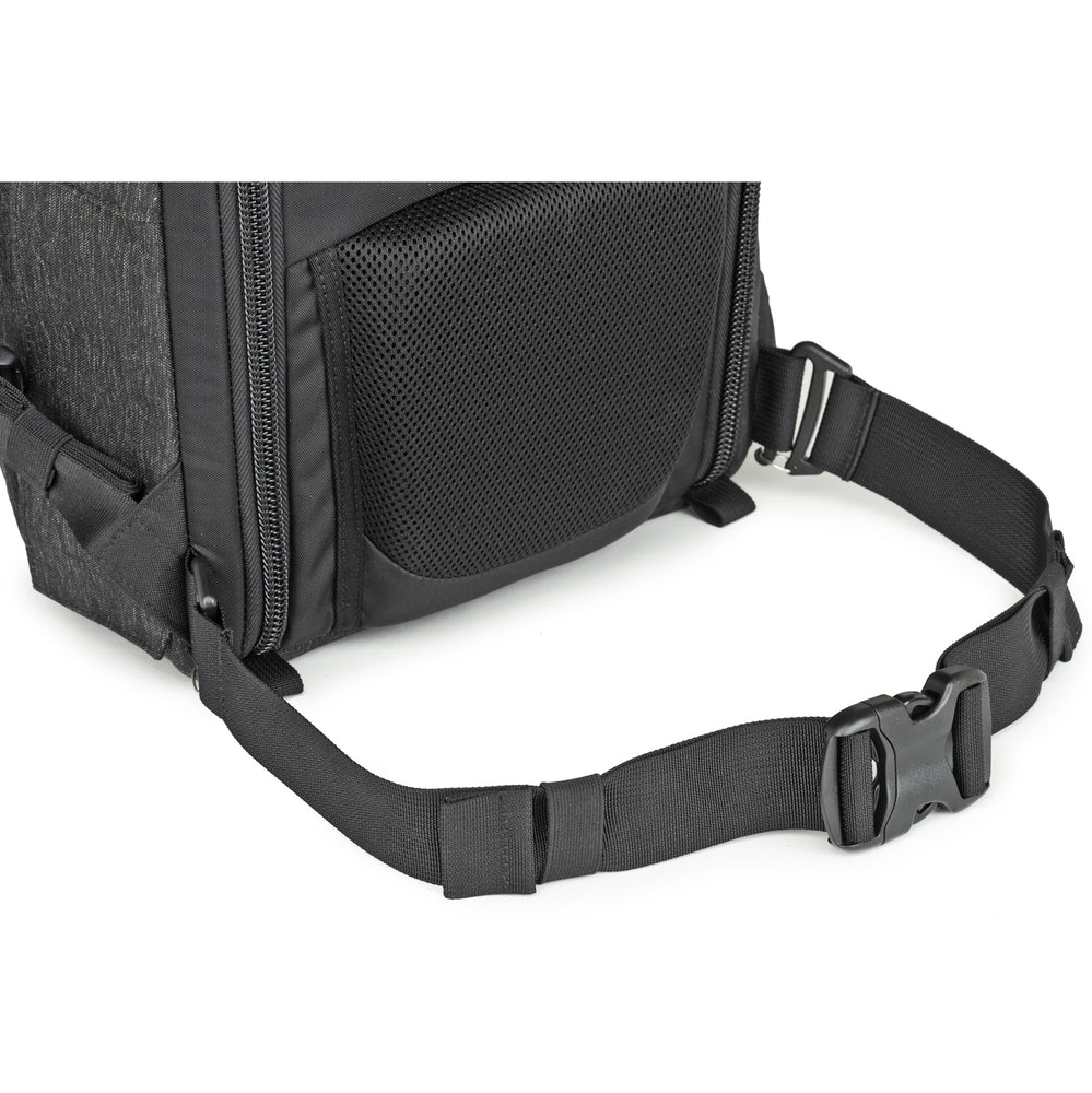 
                  
                    Removable webbing waist belt
                  
                