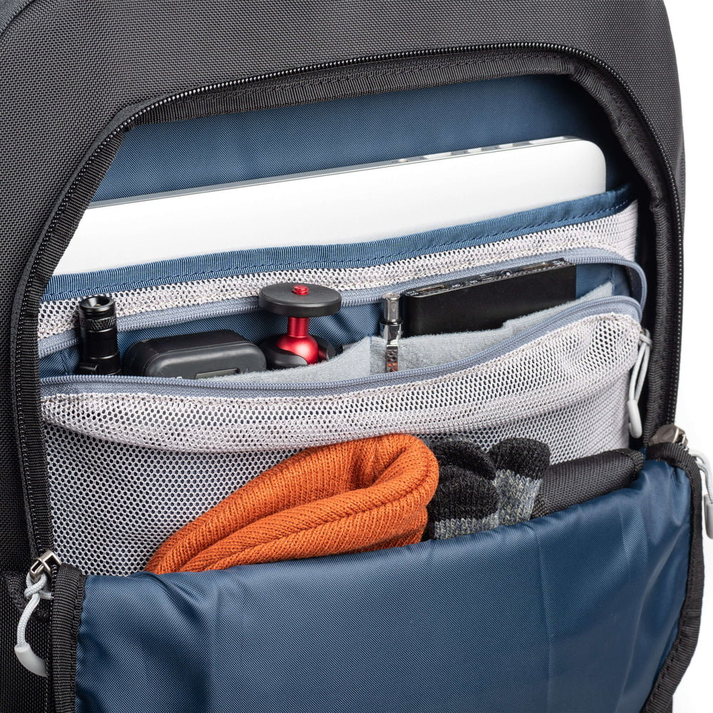 
                  
                    Expandable front stuff pocket for travel or trail essentials: extra layers, a light jacket, headlamp, gloves, chargers
                  
                