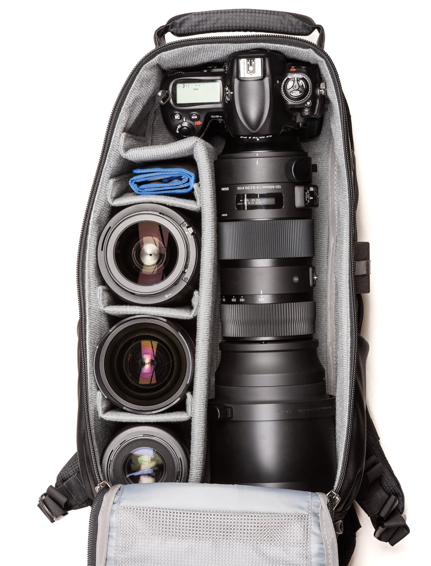 
                  
                    Nikon D3S+150-600mm f/5-6.3 Sport with hood extended, 24-70mm f/2.8, 24-70mm f/2.8, 105mm f/2.8
                  
                