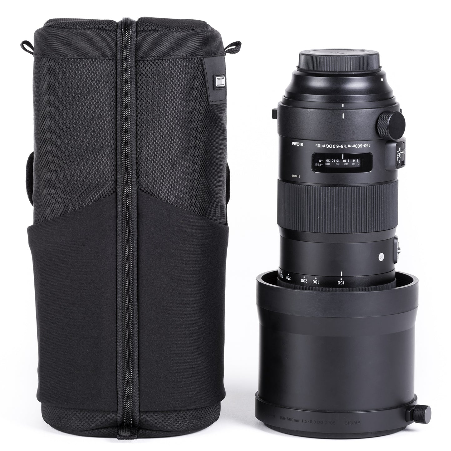 
                  
                    Accommodates a 150–600mm f/5–6.3 lens with hood reversed
                  
                