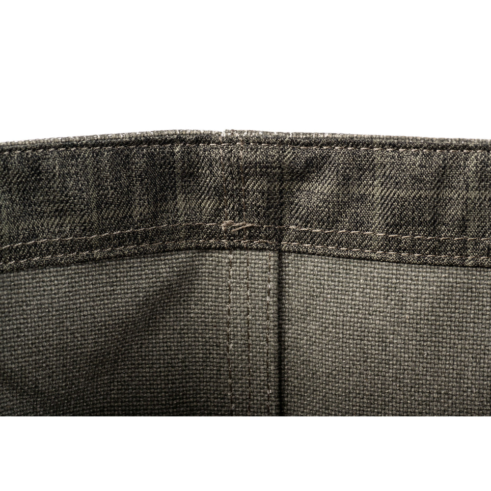 
                  
                    Strong construction: canvas material, triple stitched, leather reinforced stress points, thick web
                  
                