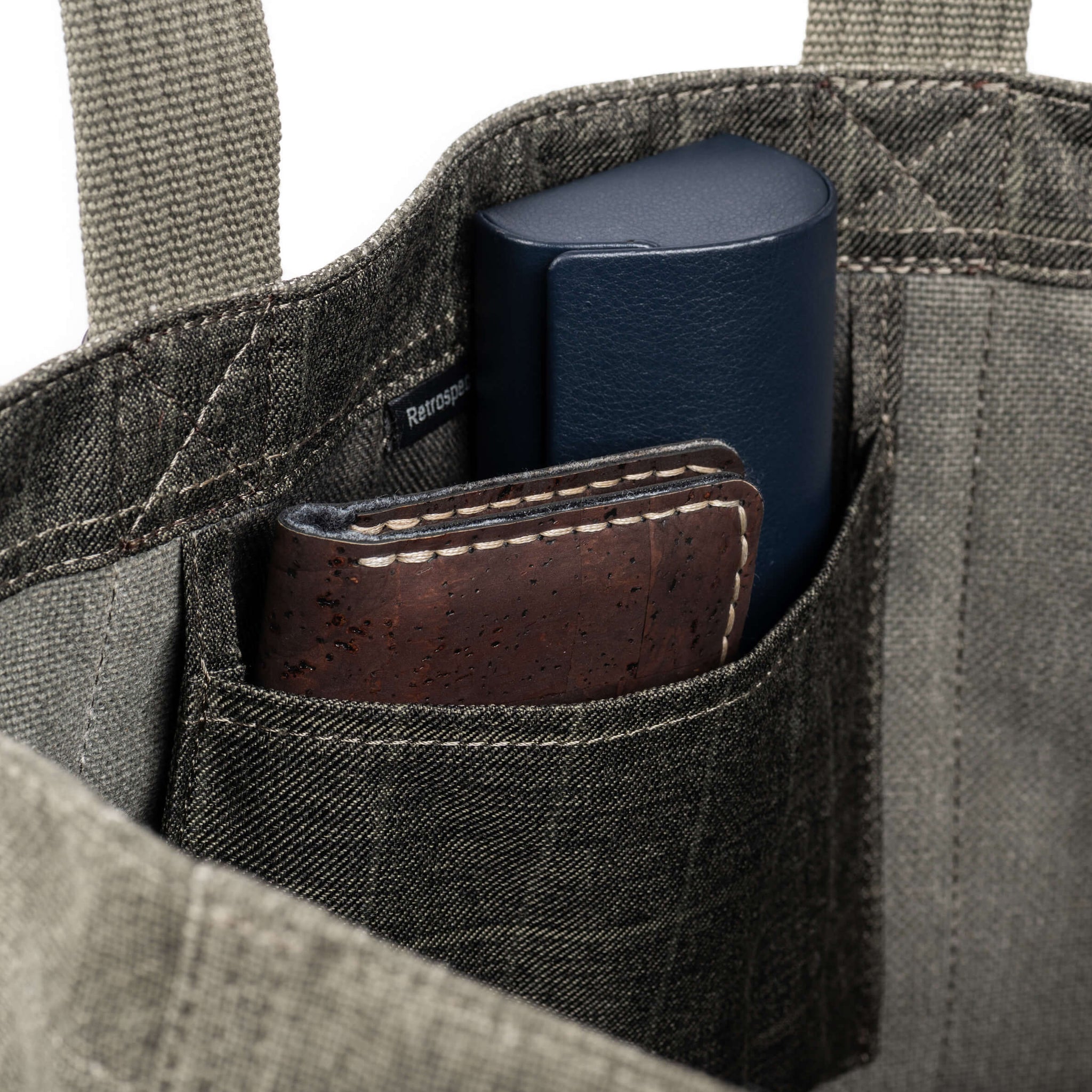 Inner stash pocket to keep important items like wallet or sunglasses from falling to the bottom of the bag
