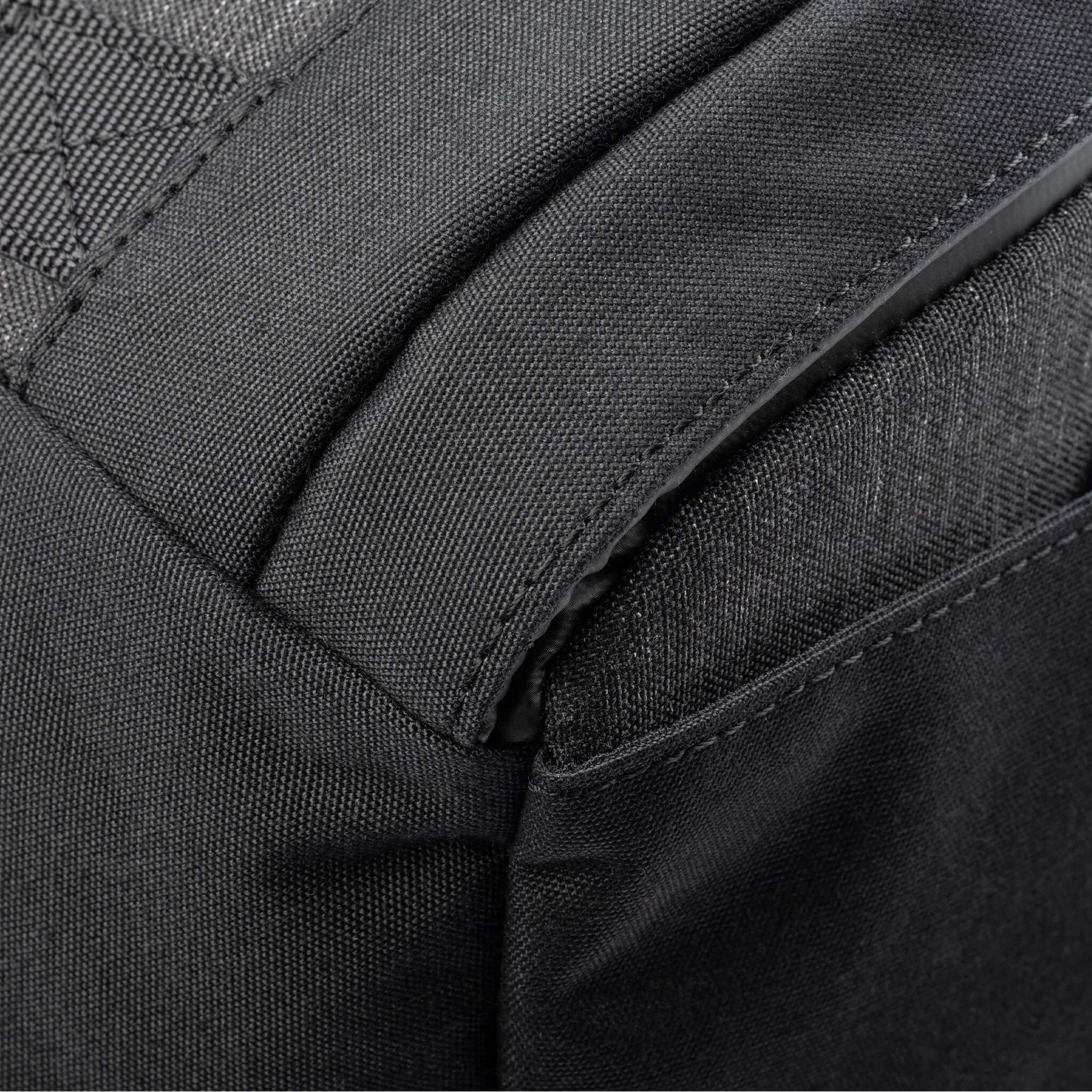 Abrasion-resistant Cordura exterior