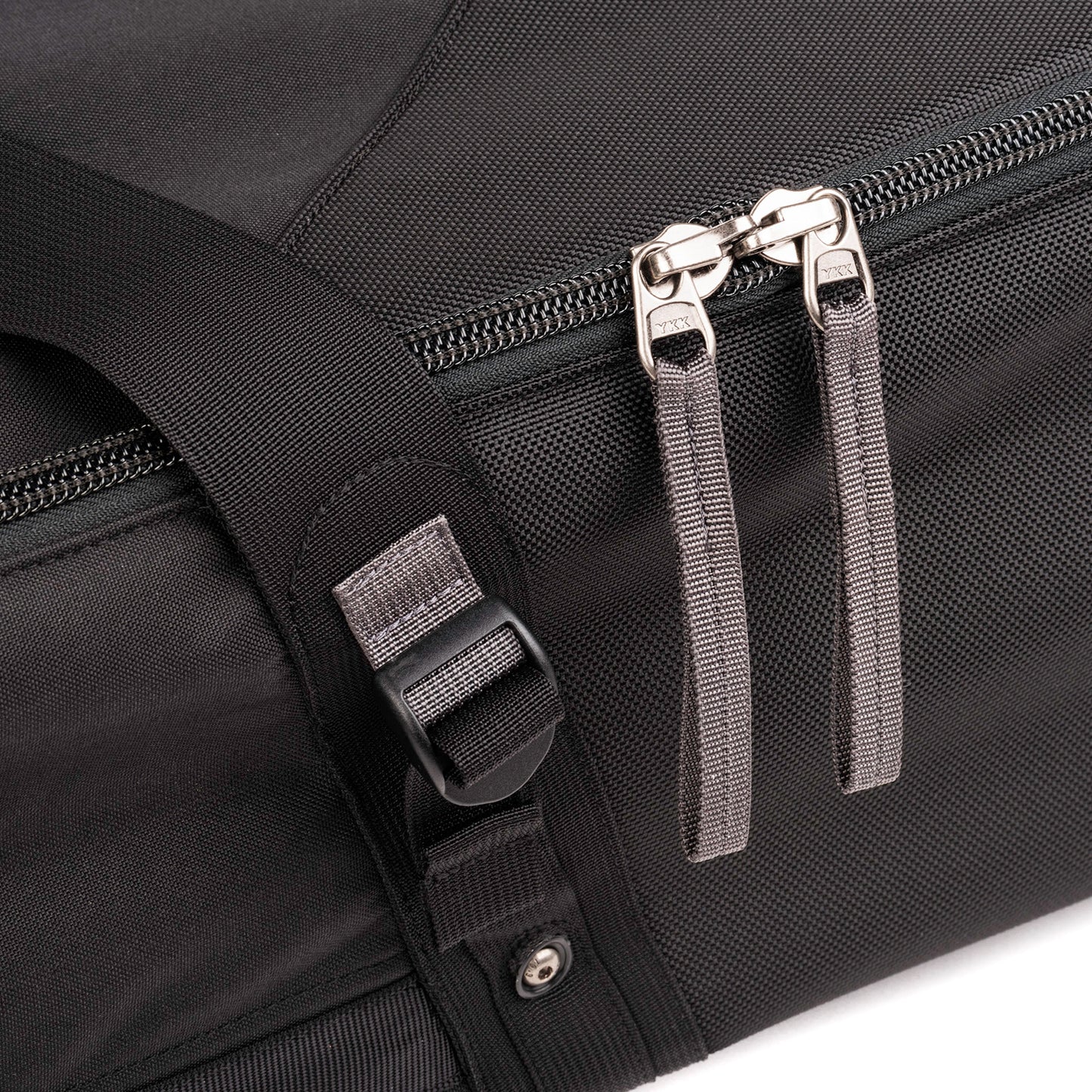 
                  
                    Built tough with highest quality materials (#10 YKK RC Fuse zippers, 1680D ballistic nylon and ABS Twinwall reinforcement) and proven high-quality construction
                  
                