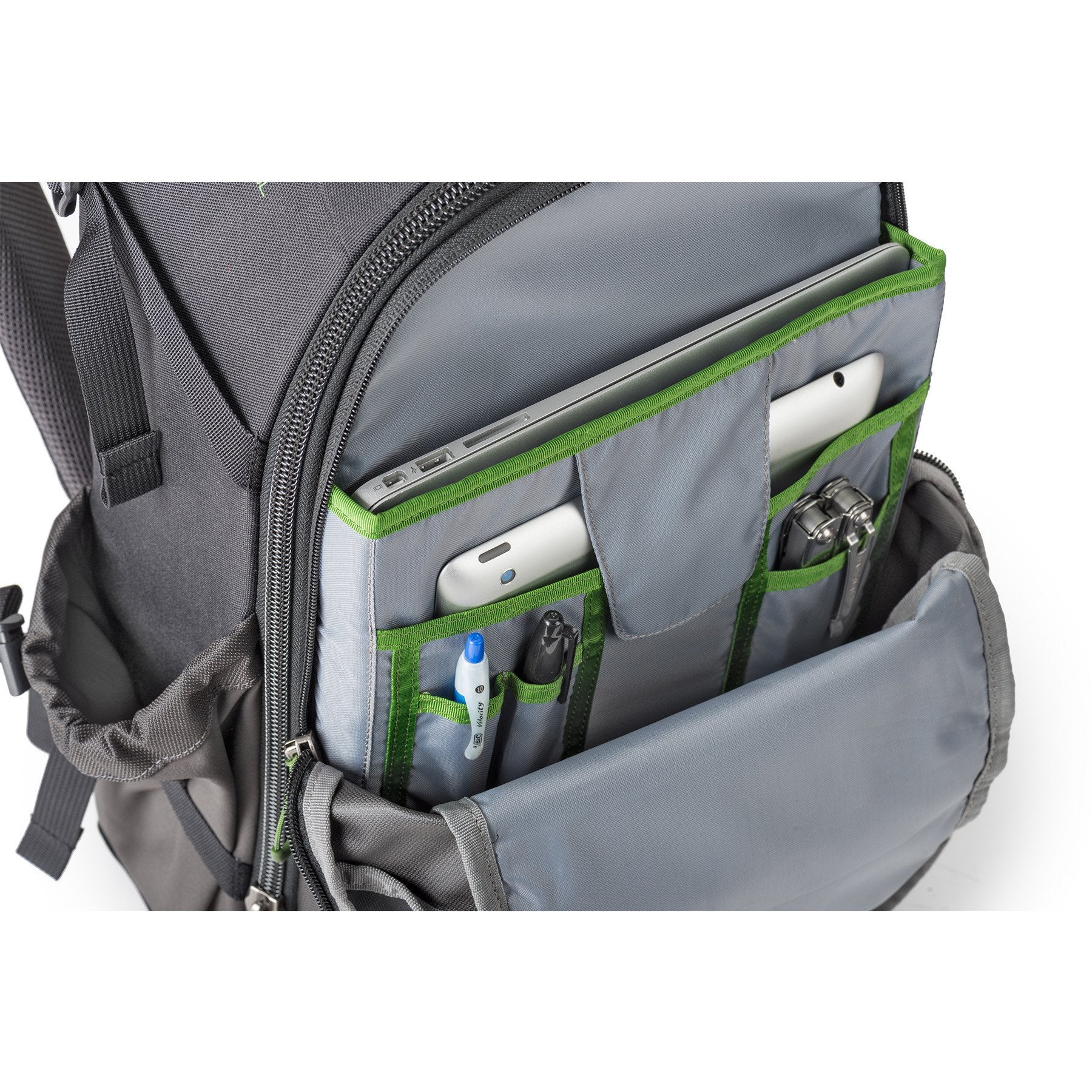 MindShift TrailScape 18L - Dedicated compartment for a 13” laptop and 10” tablet. Organizer pockets for pens, flashlight and business cards