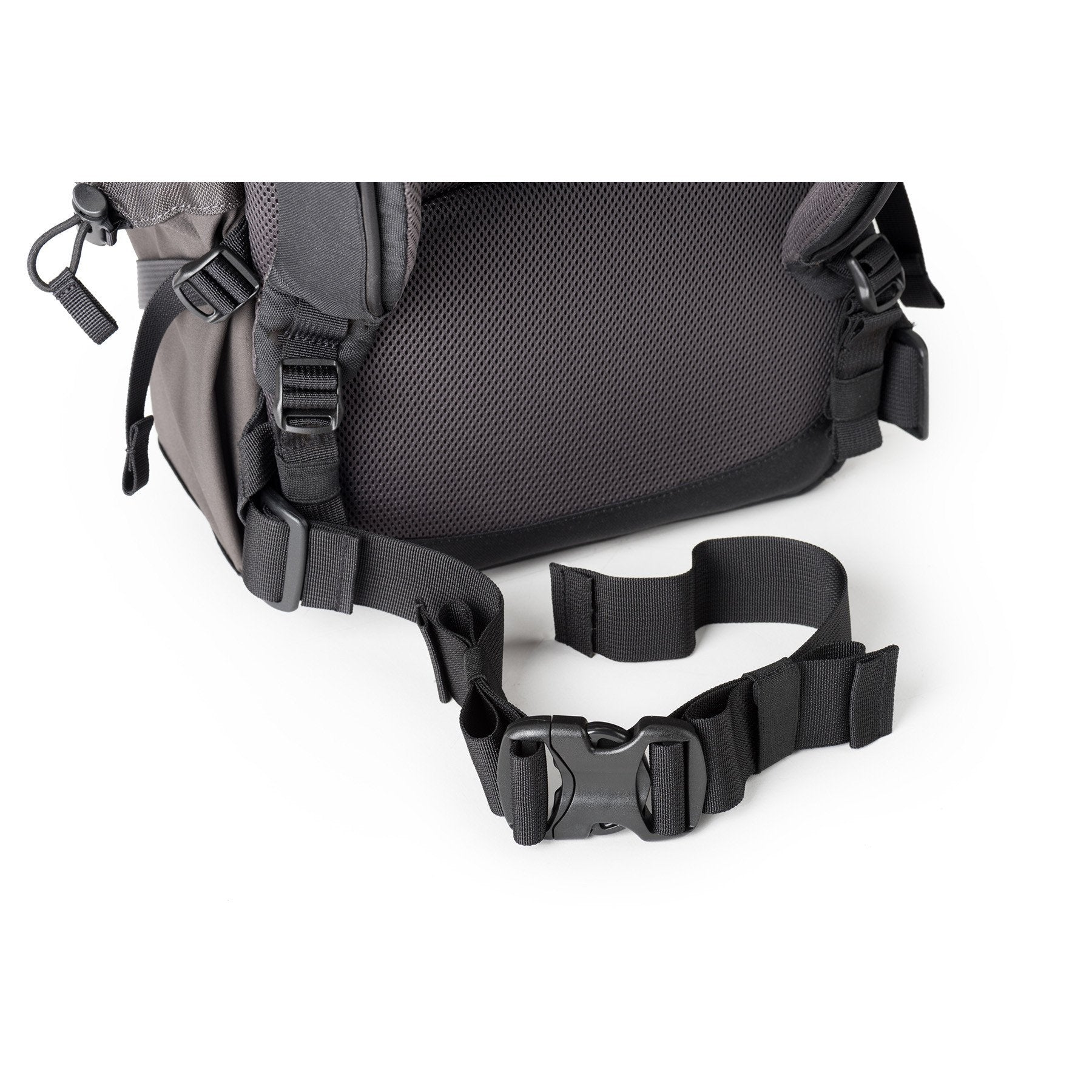 MindShift TrailScape 18L - Removable webbing waist belt to help stabilize the bag while active