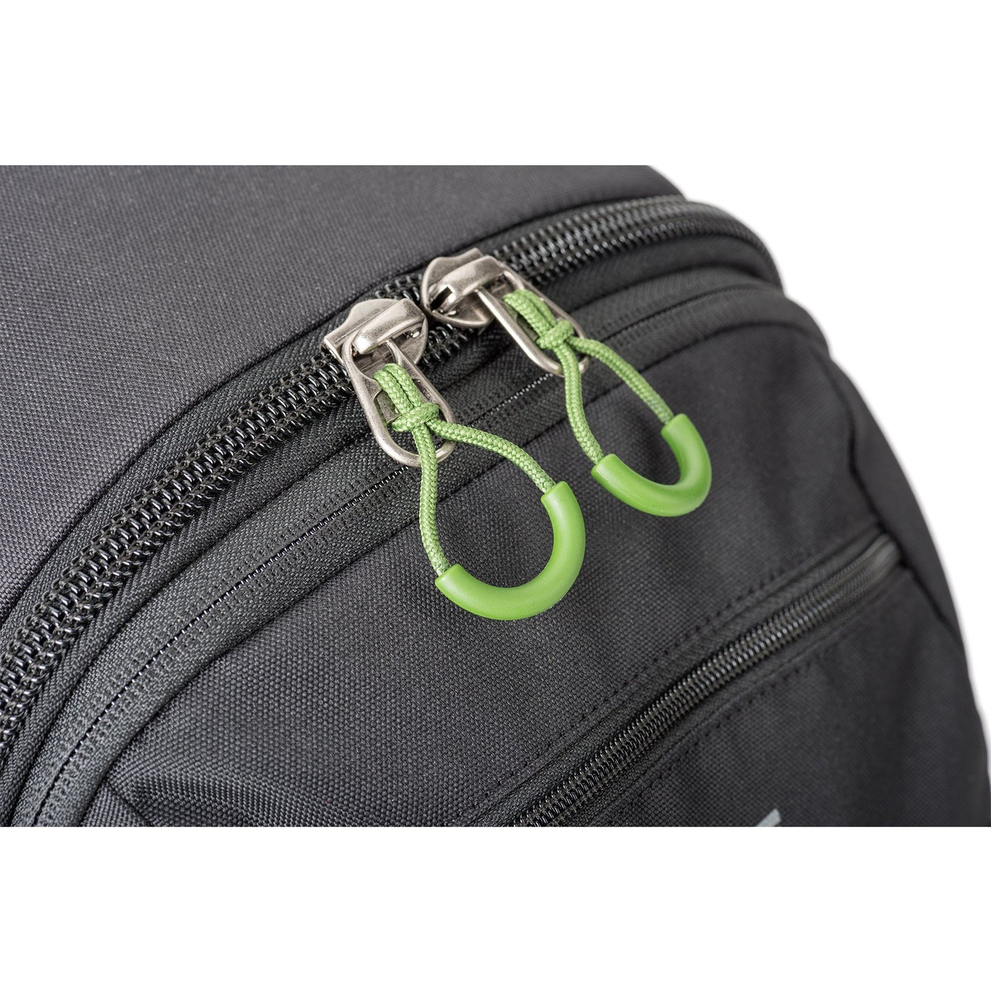 
                  
                    MindShift TrailScape 18L - Easy-grip zipper pulls for wet or cold conditions
                  
                