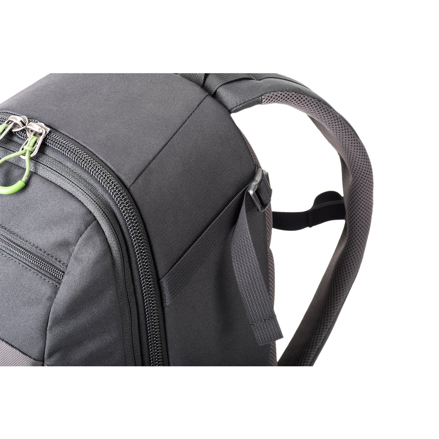 MindShift TrailScape 18L - Side compression straps can be used as additional lash points