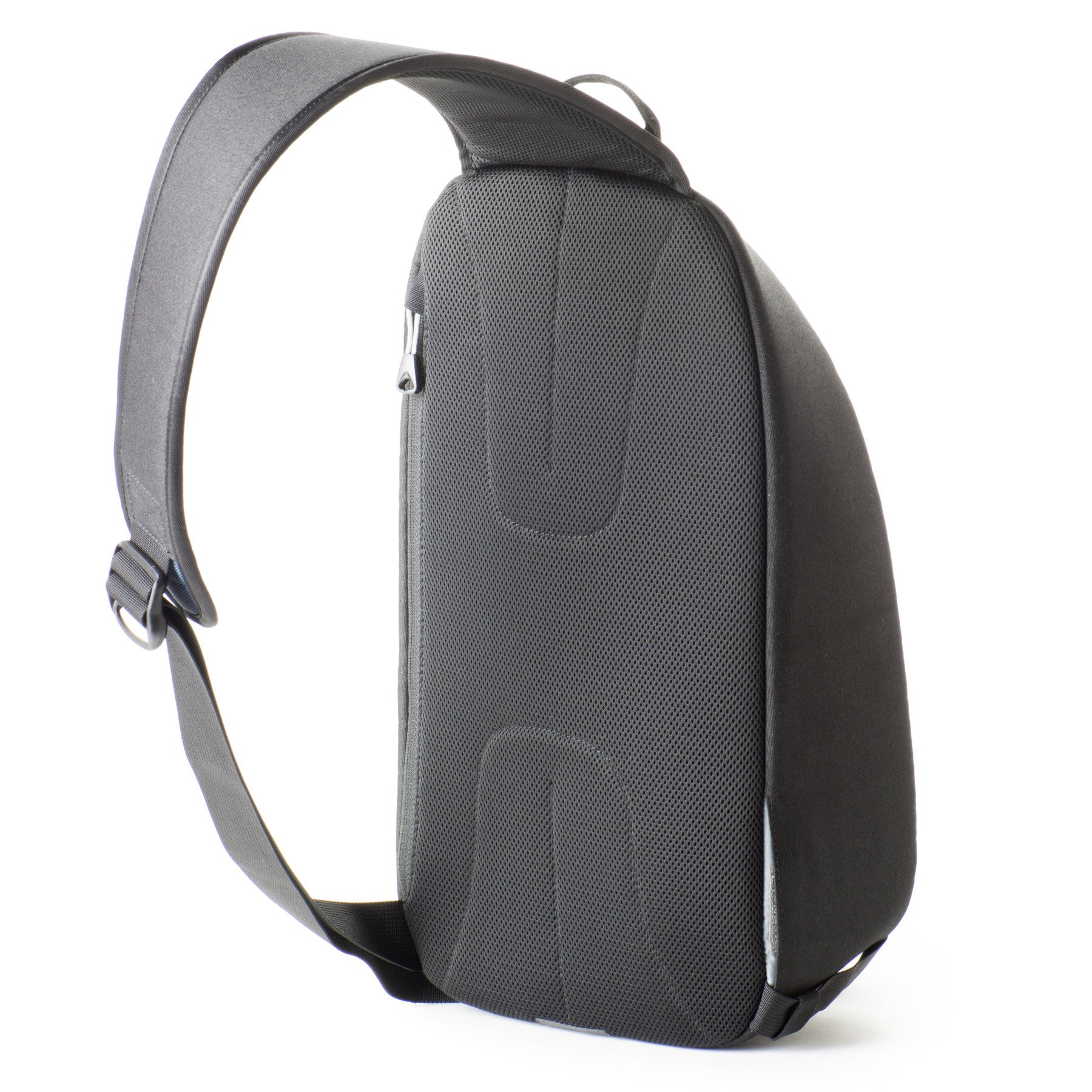 Breathable 320G air-mesh back panel keeps your back cool during long days