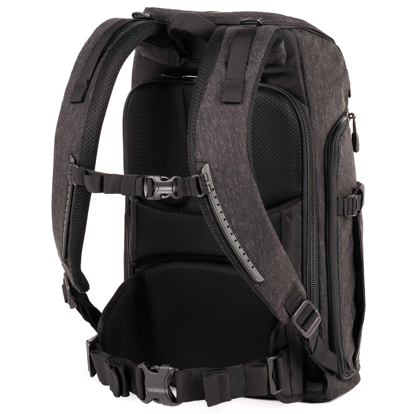 
                  
                    Robust harness system for all day comfort and fit
                  
                