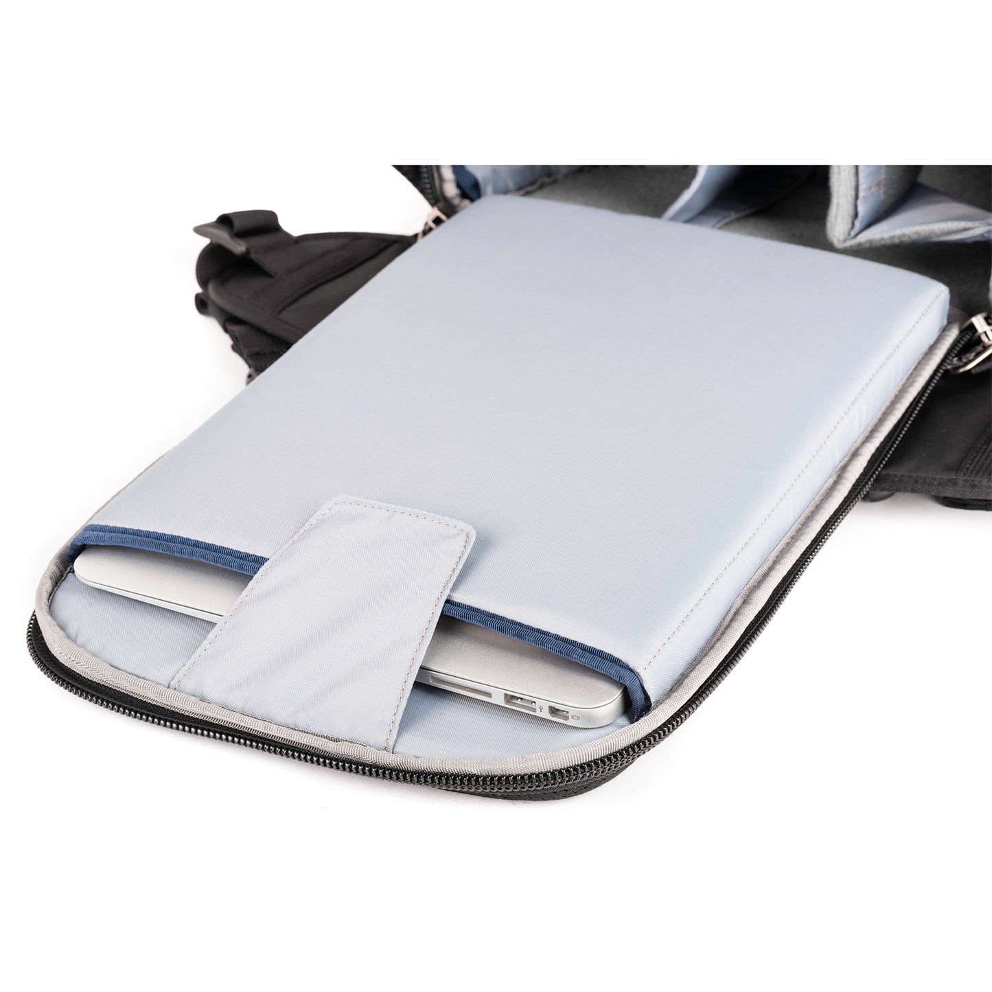 
                  
                    Dedicated padded 13” laptop pocket
                  
                