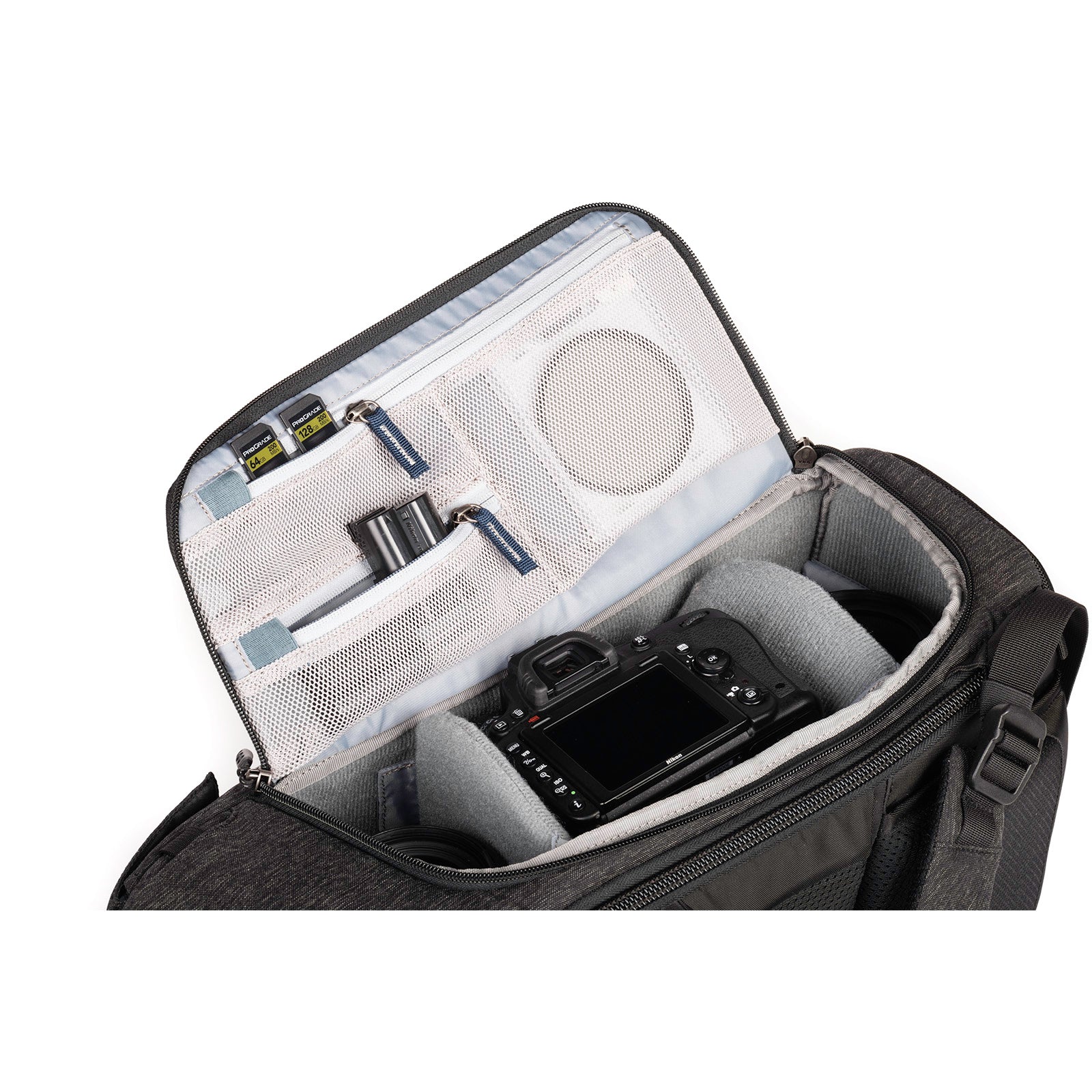 Internal organizer pockets give you quick access to filters, batteries, cards, etc.