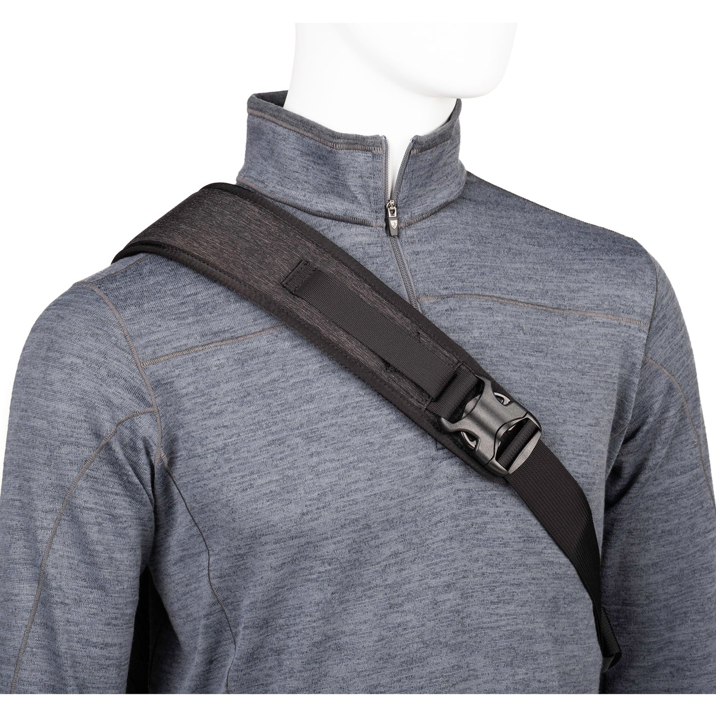 
                  
                    SR buckle and handle on shoulder strap for easy removal
                  
                