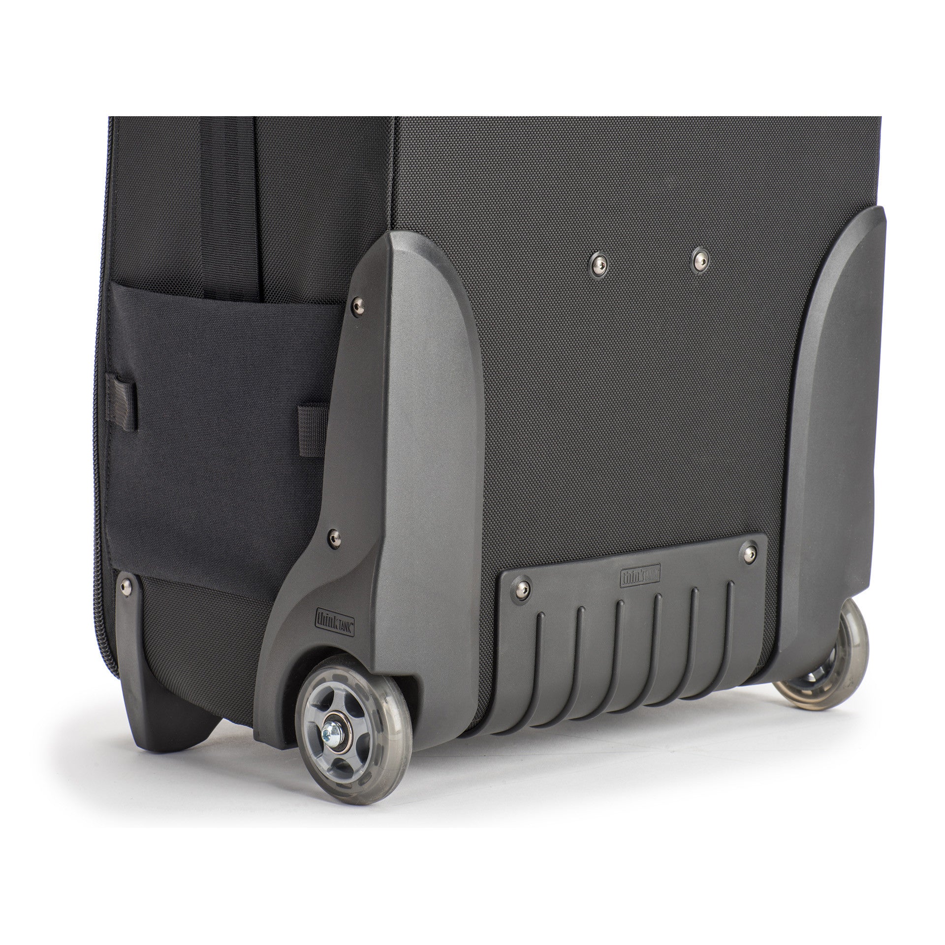 Extra tall wheel housings protect your bag from scrapes and scratches