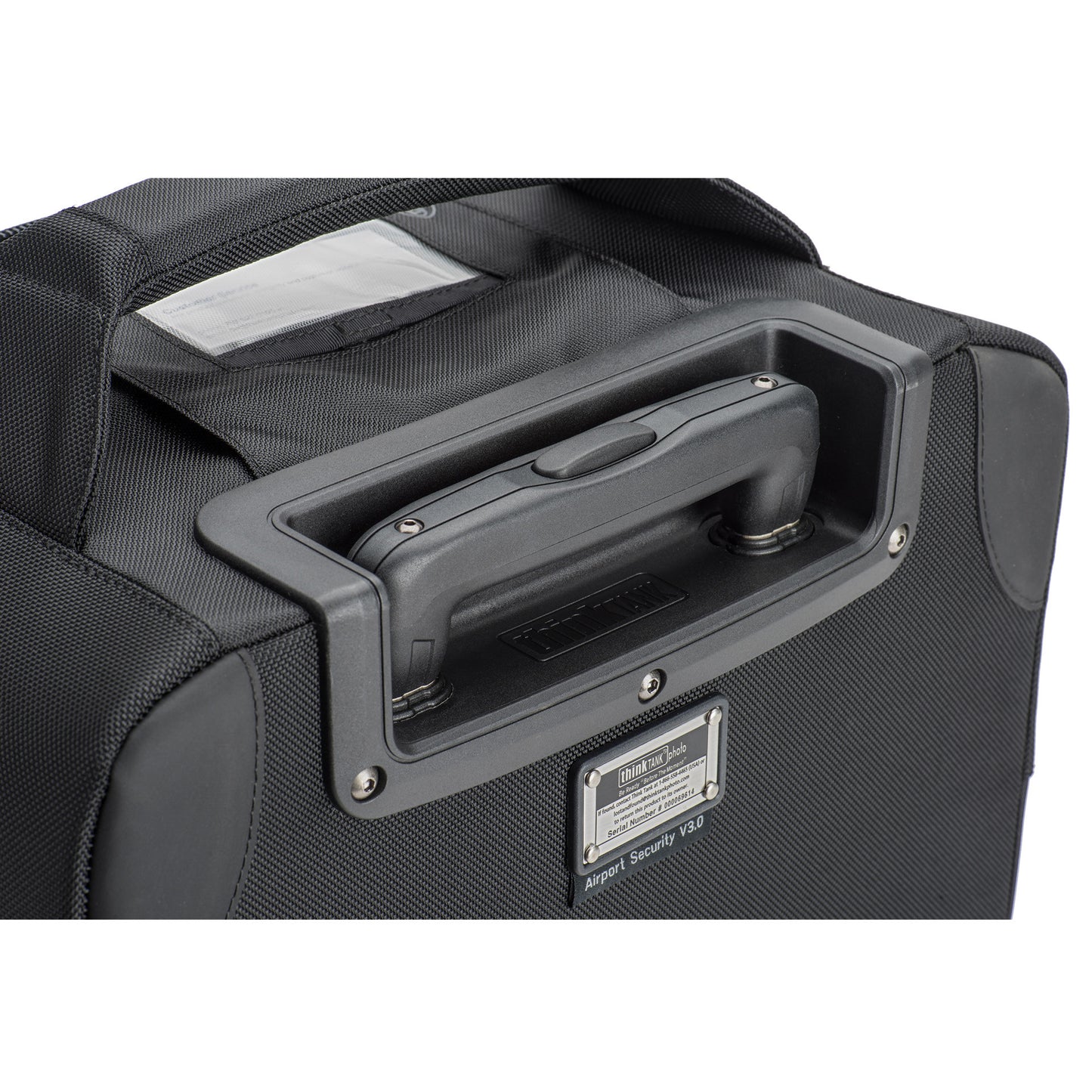 
                  
                    Quick and easy access to the retractable handle
                  
                