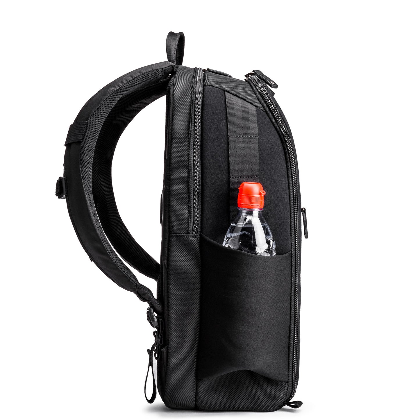 
                  
                    Stretchable side pockets for a water bottle, flash, or compact umbrella
                  
                