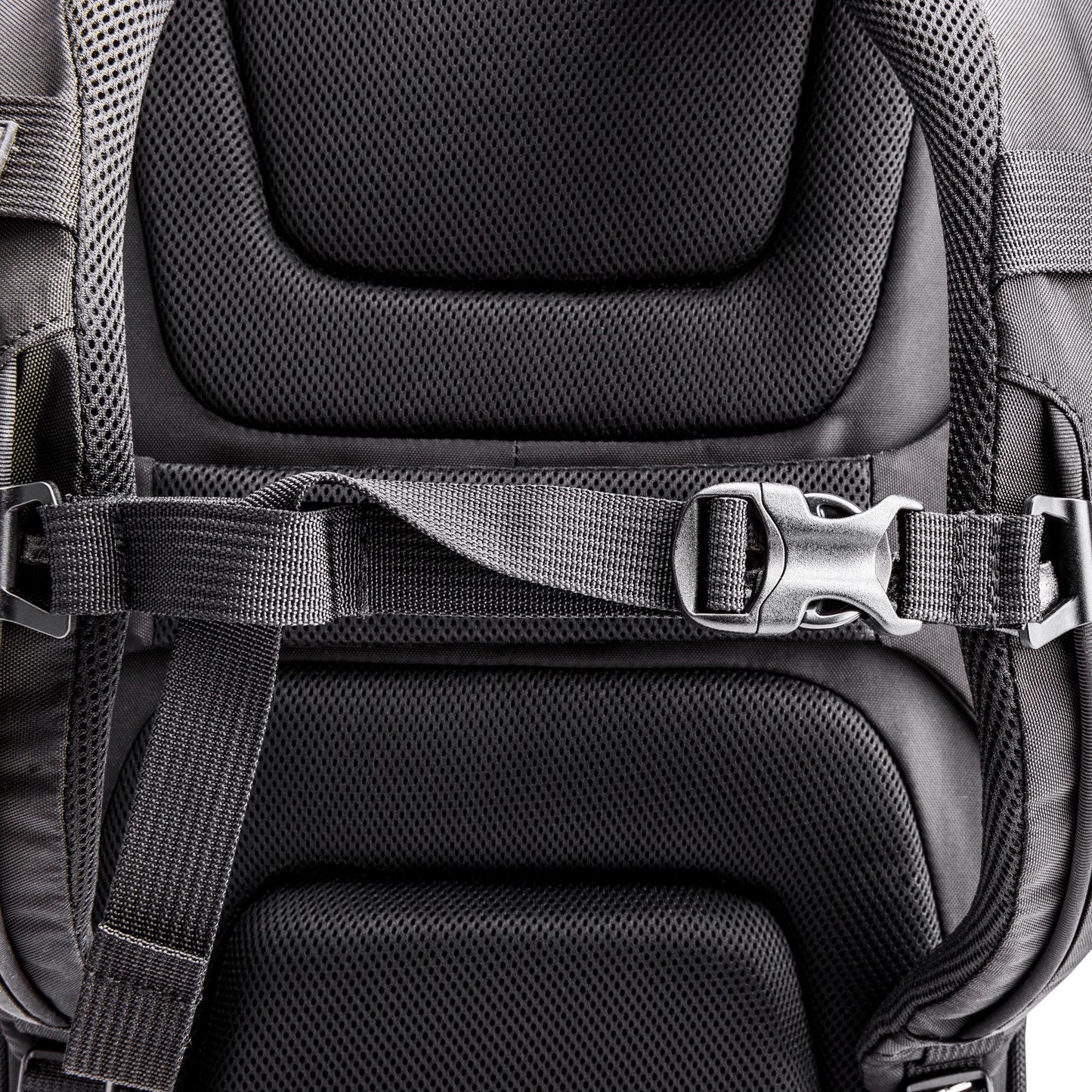 
                  
                    Removable sternum strap
                  
                